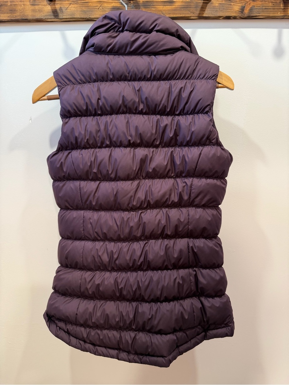 ATHLETA DOWNABOUT ASYMMETRICAL ZIP PUFFER DOWN FILLED VEST - Picture 4 of 7